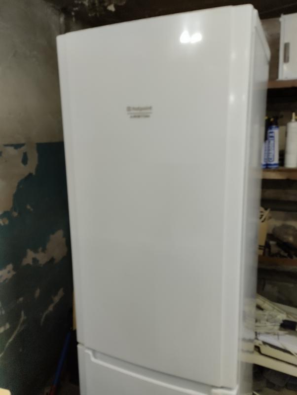 Продам холодильник Аристон HBM1181.4F,  система NO FROST, полностью исправен, мотор-компрессор новый - Новотроицк