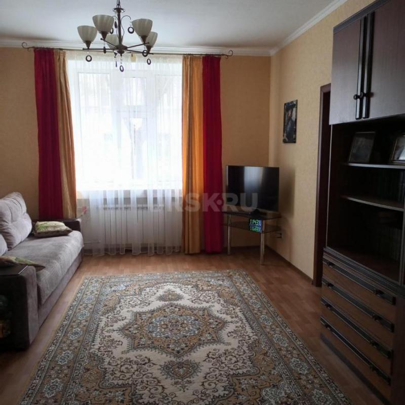 Сталинка, 3 комната + кухня-столовая (26м). - Орск