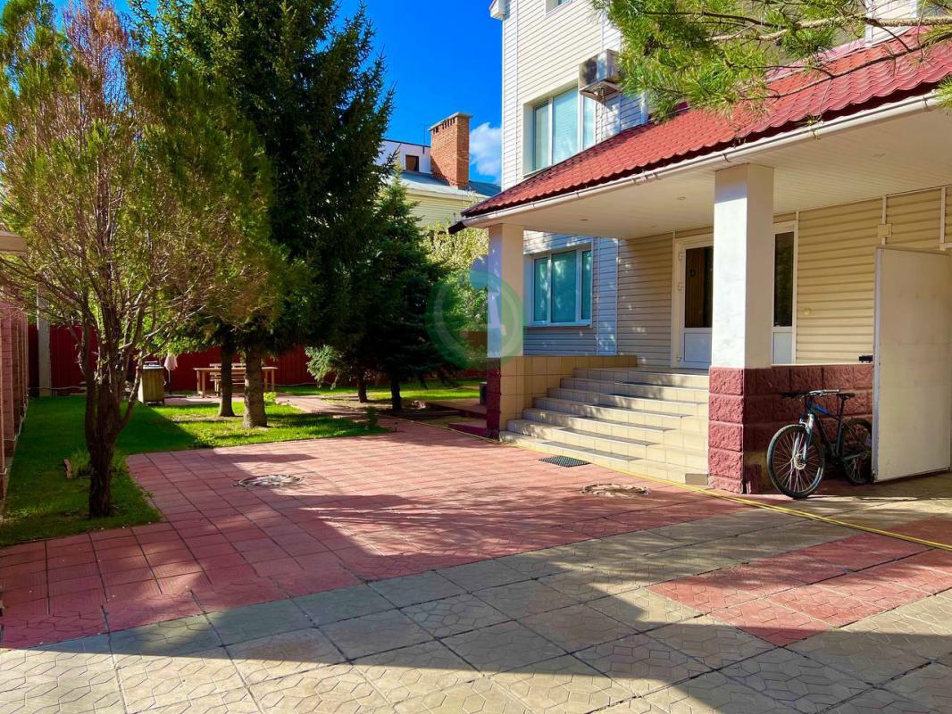 Продам 2-этажный кирпичный утепленный дом 363,7 кв. - Орск