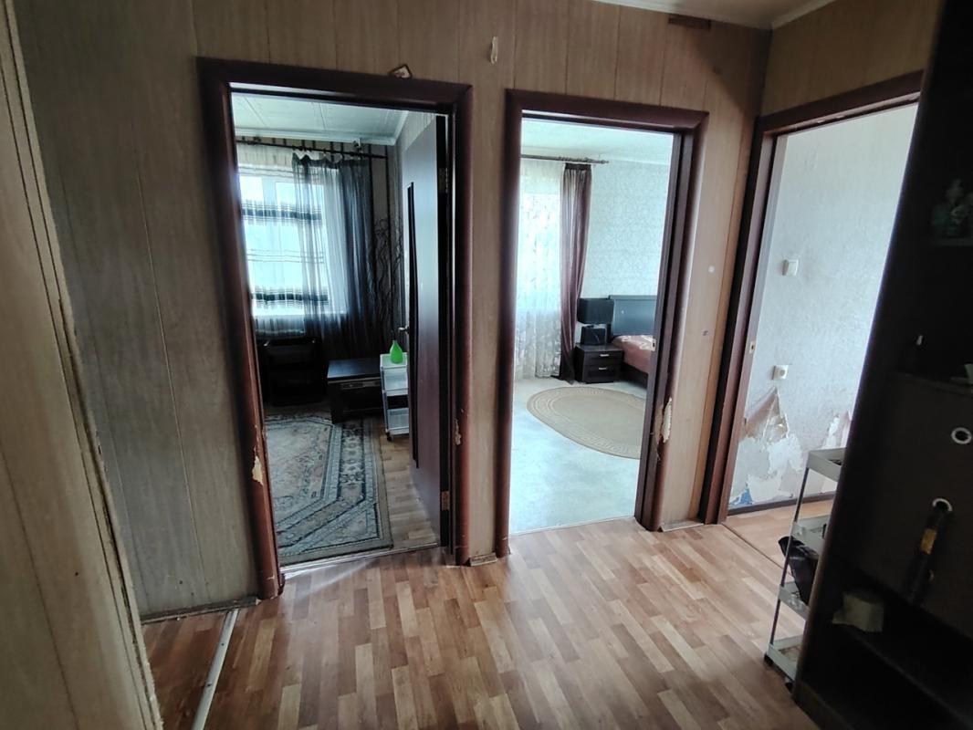 Продаётся уютная трёхкомнатная квартира площадью 61.5 квадратных метров, расположенная на втором эта - Орск