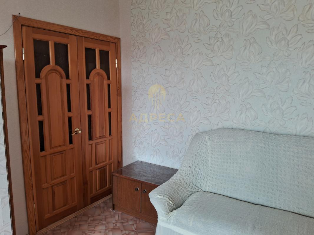 Продается 1 комнатная квартира на 9 этаже, 10 этажного дома(10 технический этаж) Площадь полезная 28 - Оренбург
