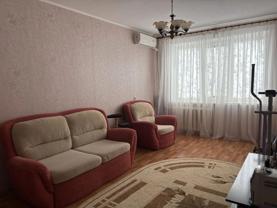Трехкомнатная в центре - Новотроицк