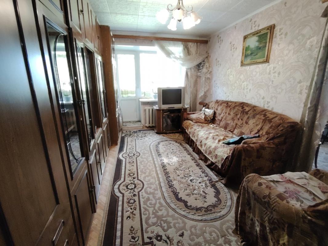 В продаже уютная 3-х комнатная квартира, расположенная на 3 этаже 5-ти этажного кирпичного дома. - Орск