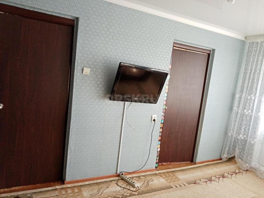 СРОЧНО в связи покупки другой недвижимости ПРОДАЕТСЯ 3-комнатная квартира, маломерка 4 этаж. - Новотроицк