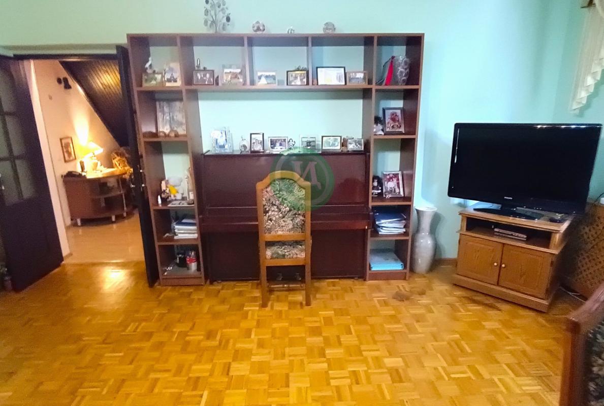 К продаже предлагается индивидуальный жилой дом на земельном участке полностью пригодный для комфорт - Орск