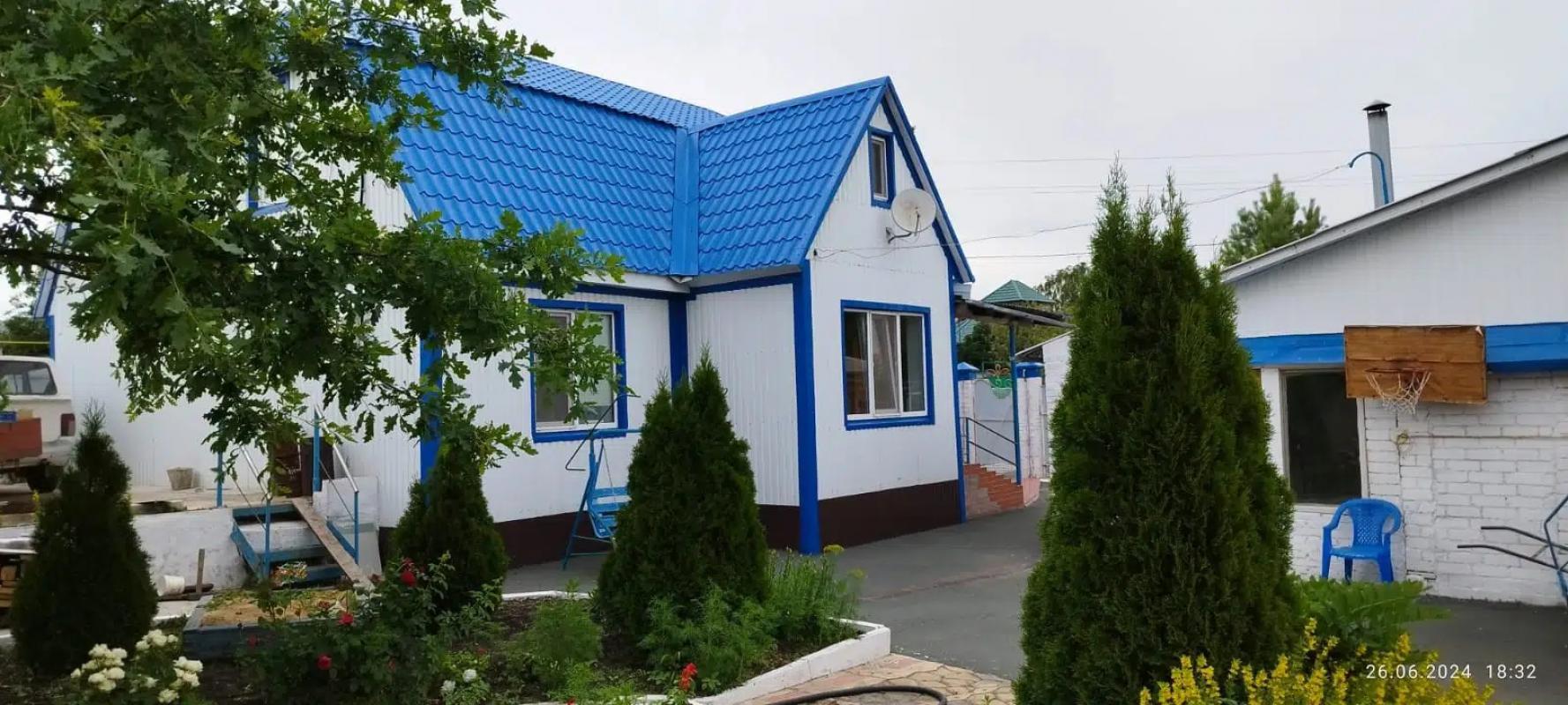 Продается просторный двухэтажный дом в тихом поселке Аккермановка. - Новотроицк
