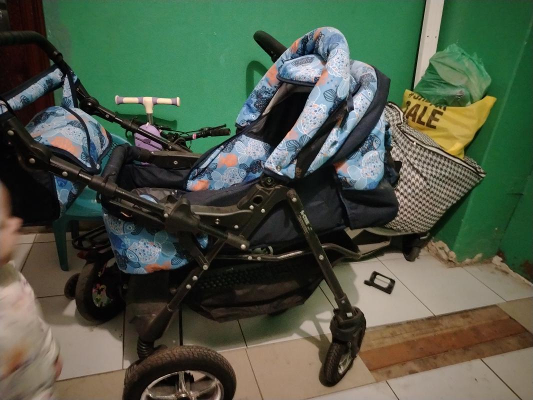 Продам коляску, состояние хорошее, колеса целые, сумка в комплекте, манёверная, удобная,торг уместен - Новотроицк