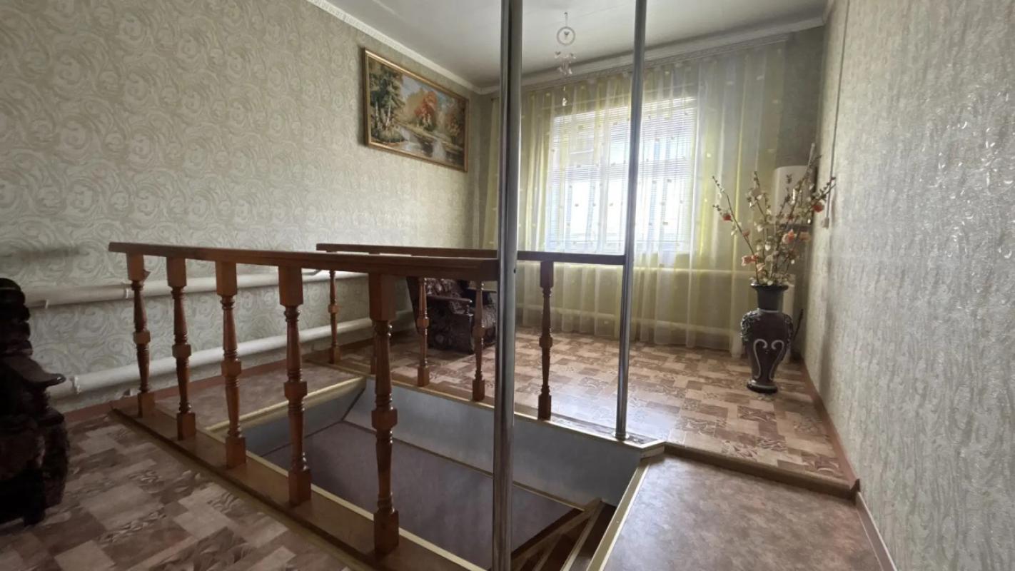 Краснохолм &mdash; село в Оренбургской области, входит в городской округ город Оренбург. - Краснохолм