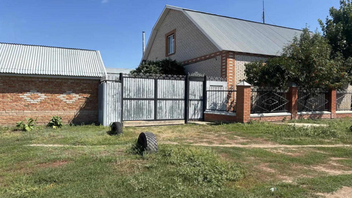 Краснохолм &mdash; село в Оренбургской области, входит в городской округ город Оренбург. - Краснохолм
