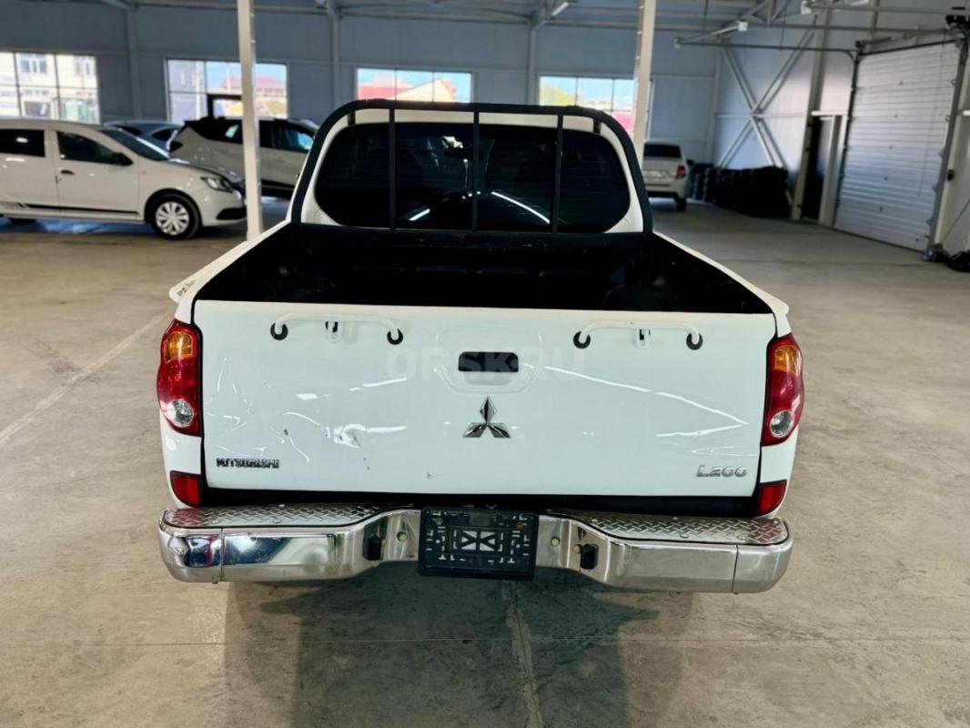 В продаже MITSUBISHI L 200, 2012 года выпуска. - Орск