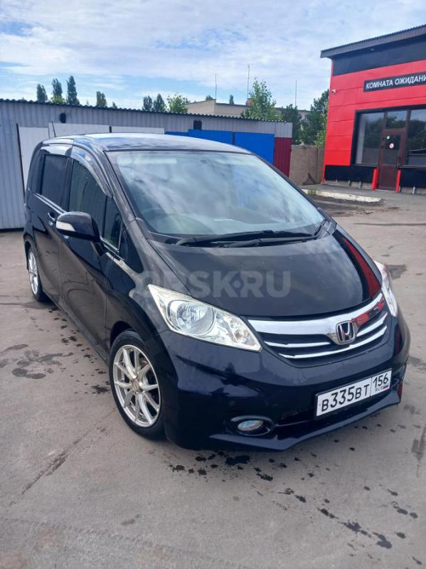 Продам HONDA FREED 2012 ... 6 мест... салон трансформер, состояние идеальное. - Гай