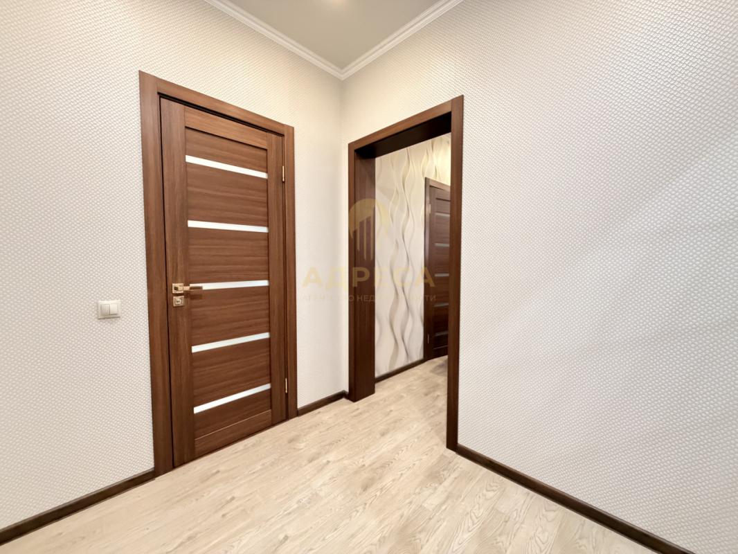 Продается квартира, полностью с ремонтом, расположенная на 13-м этаже 19 этажного дома. - Оренбург