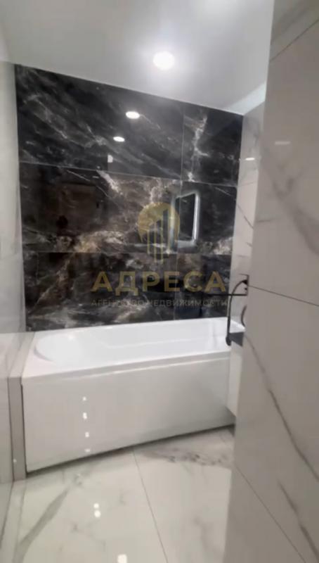 В продаже квартира как евро 3-ка, кухня-гостиная 17 кв м, 2 спальни, отдельно сан узел, отдельно гар - Оренбург