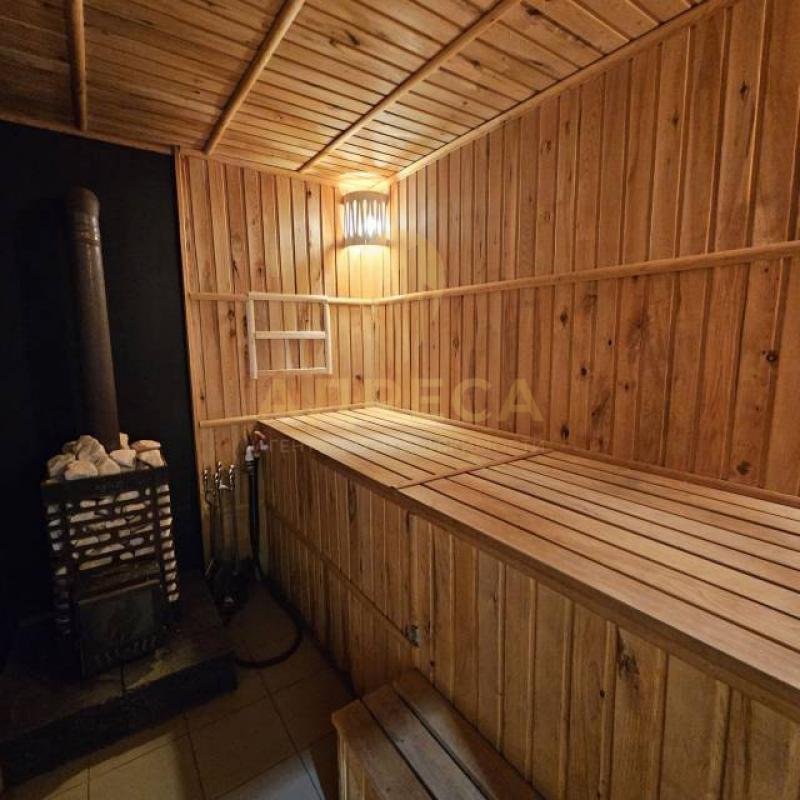 Продам капитальное отапливаемое здание площадью 190,2 м2 на ул. - Оренбург