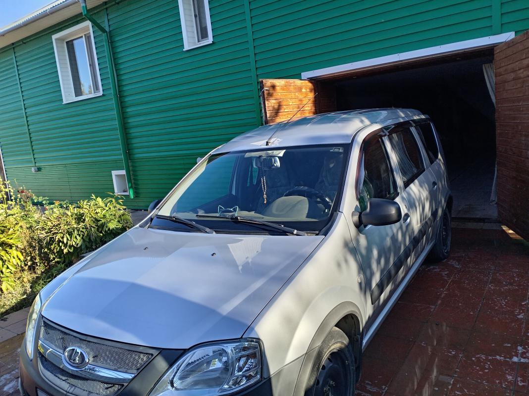Продам автомашину Lada Largus универсал 5 местный 2013 г. - Гай