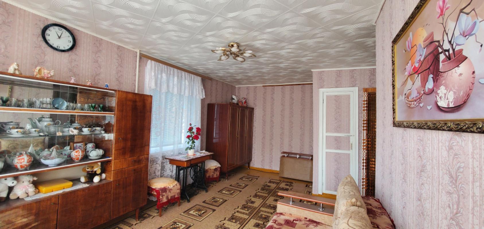 Продается светлая однокомнатная квартира на улице Ленина, 29. - Гай
