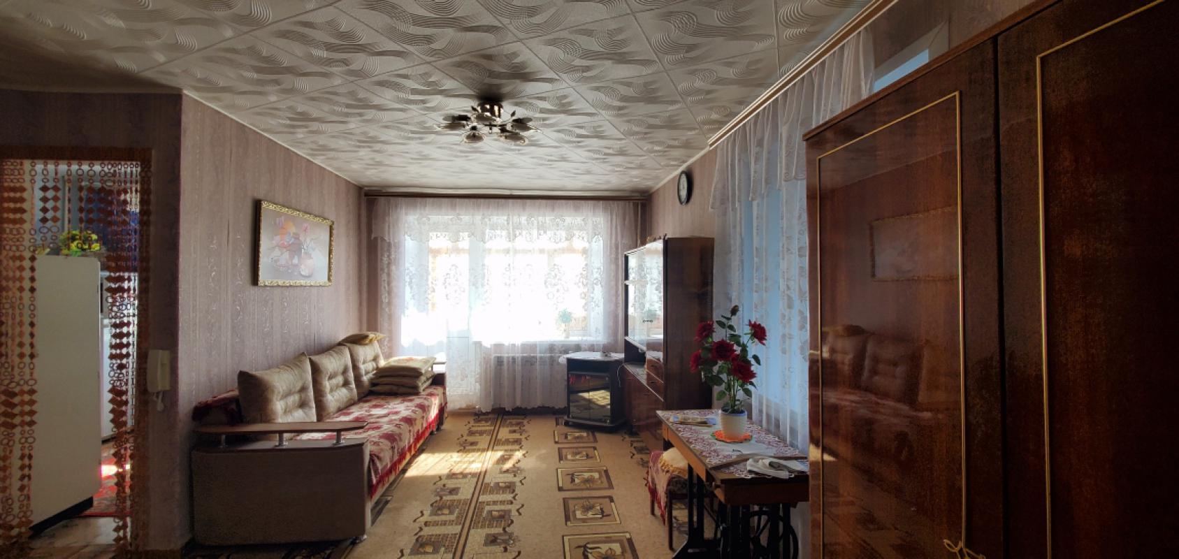 Продается светлая однокомнатная квартира на улице Ленина, 29. - Гай