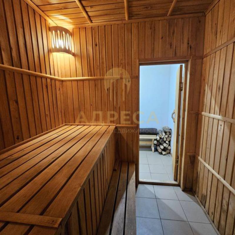 Продам капитальное отапливаемое здание площадью 190,2 м2 на ул. - Оренбург