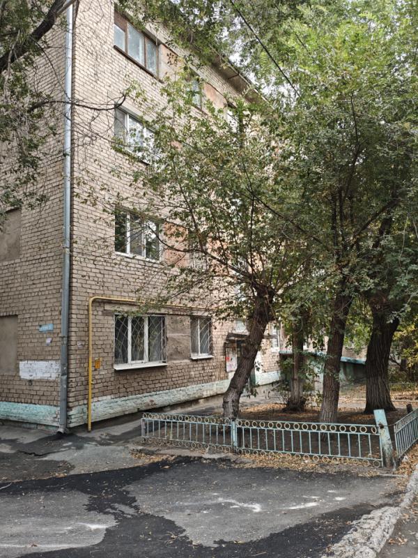 Продается двухкомнатная квартира в самом центре города. - Орск