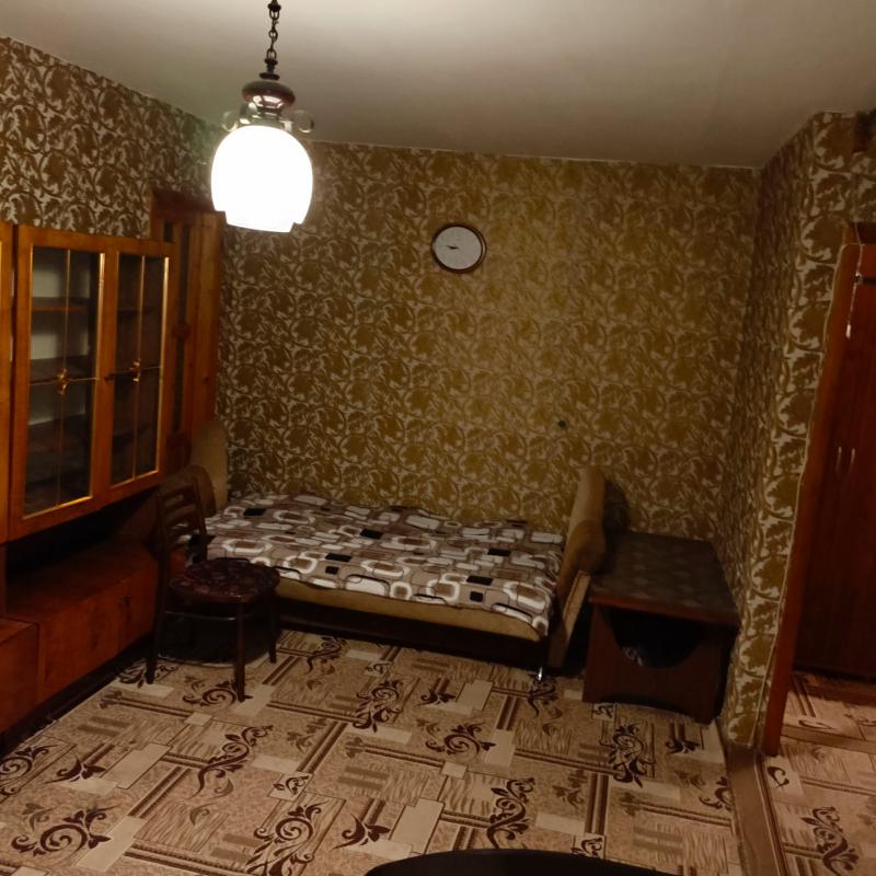 Продам двухкомнатную квартиру на 1-ом этаже в кирпичном доме. - Новотроицк
