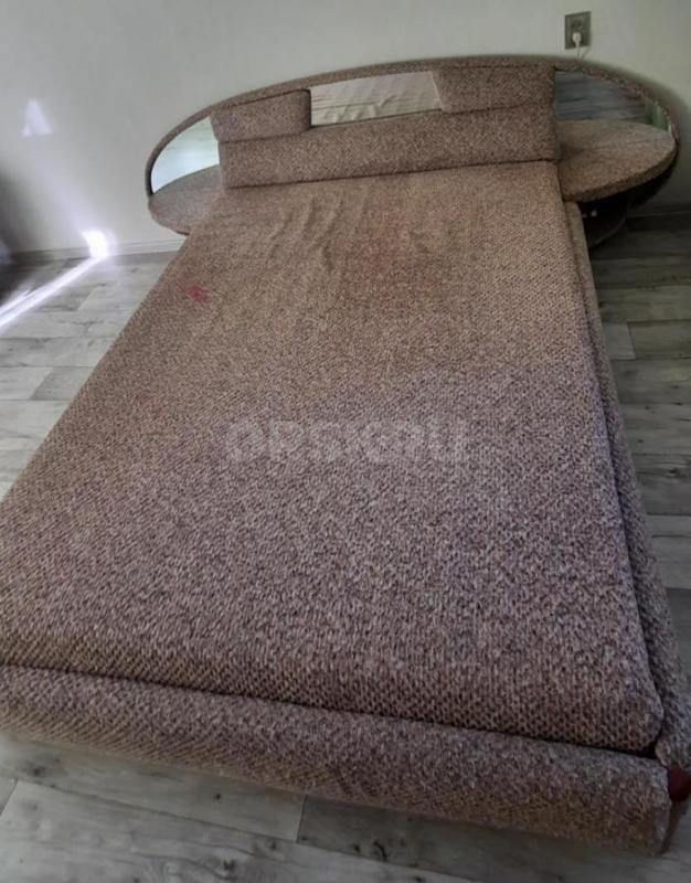 Продается ТАХТА ( спальное место  150 × 200) , с ПОДЪЁМНЫМ МЕХАНИЗМОМ - Орск