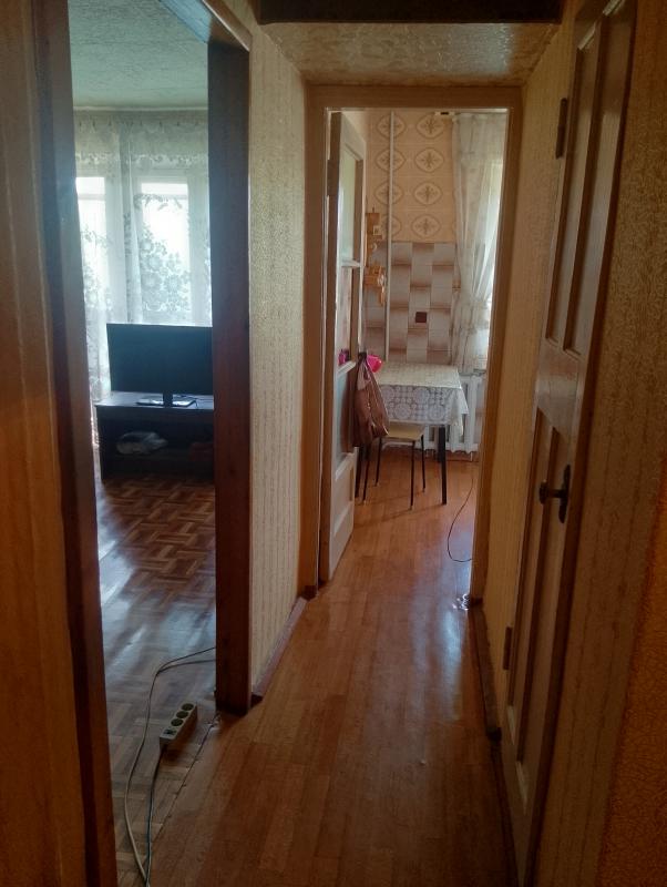 Рядом магазины, остановка, учебные учреждения. - Новотроицк