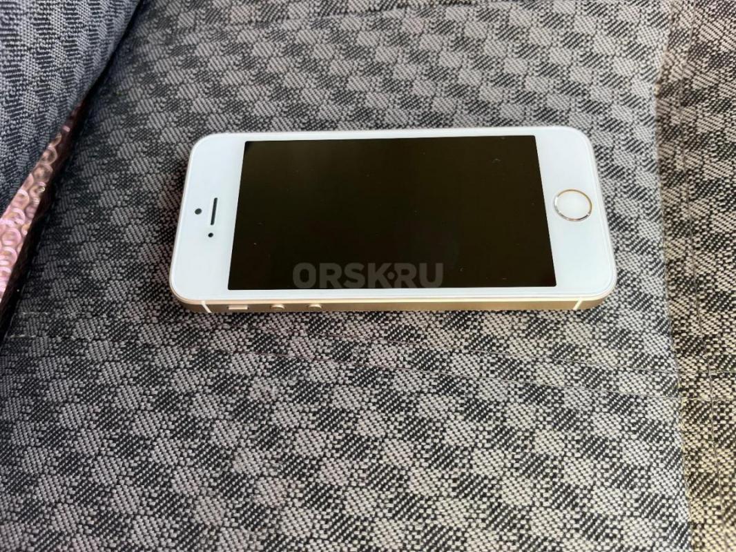 iPhone SE в эксклюзивном состоянии как новый как будто только из коробки достали . - Орск