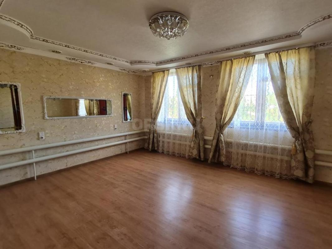 Продам жилой 2-х этажный дом, расположенный по адресу: улица Рябиновая(район Мостострой). - Орск