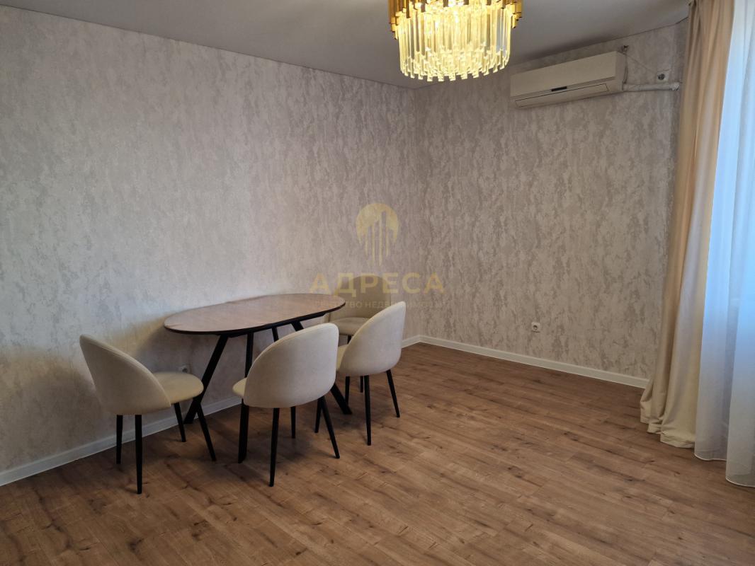 Продается шикарная трехкомнатная квартира, общей площадью 73,5 кв. - Оренбург
