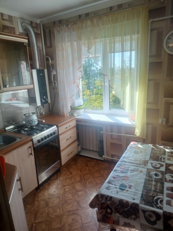 Продаётся уютная трёхкомнатная квартира площадью 61 квадратный метр на улице Алтайской 8, город Орен - Оренбург