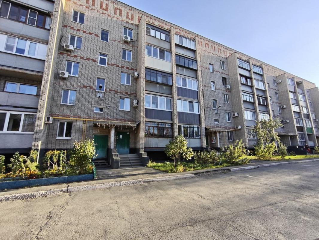 Продаётся уютная однокомнатная квартира площадью 32,2 квадратных метров напятом этаже 5-этажного кир - Орск