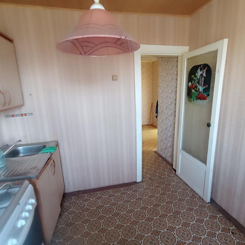 Продаю квартиру с раздельными ходами и пластиковыми окнами на солнечную сторону, ванна совмещенная с - Новотроицк