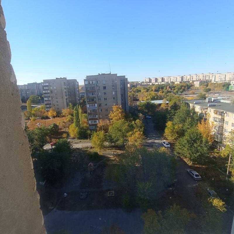 Продаю квартиру с раздельными ходами и пластиковыми окнами на солнечную сторону, ванна совмещенная с - Новотроицк