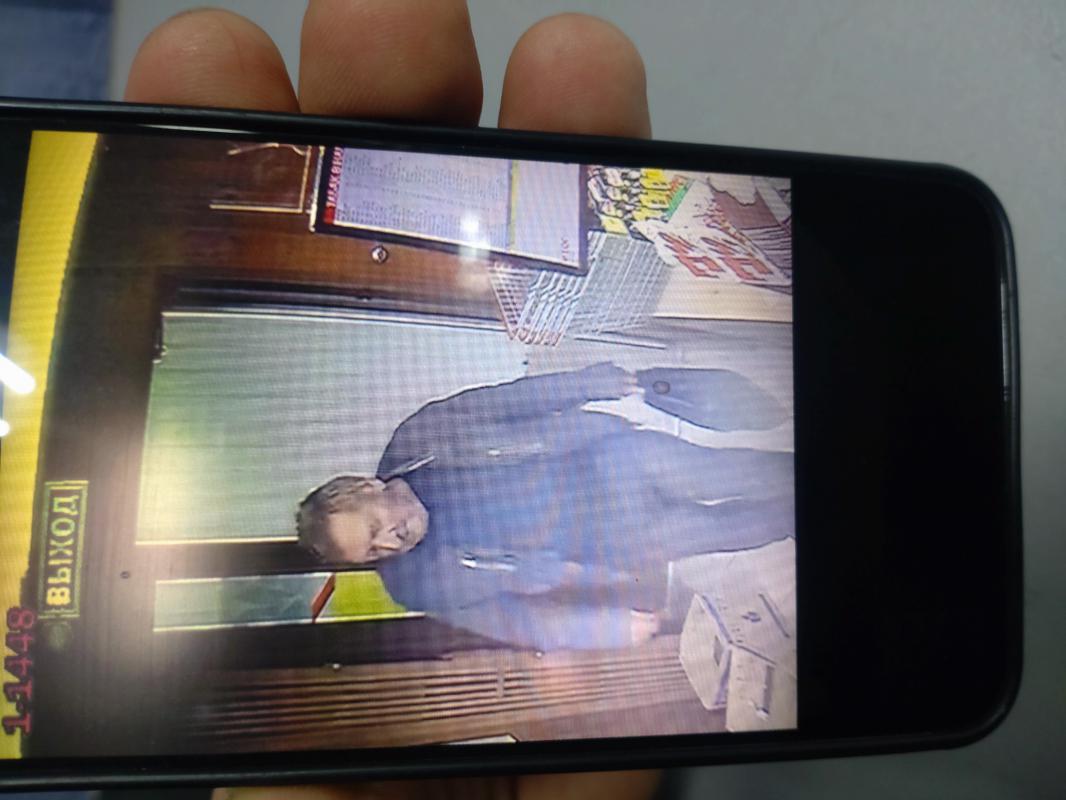 Если кому-то известно о месте жительства этого мужчины, просим сообщить по телефону. - Не указан