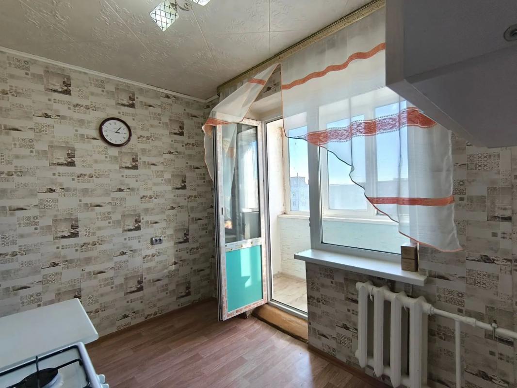 ПРОДАËТСЯ 1 - КОМНАТНАЯ КВАРТИРА, УЛУЧШЕННОЙ ПЛАНИРОВКИ НА 9 ЭТАЖЕ
Адрес: г. - Новотроицк