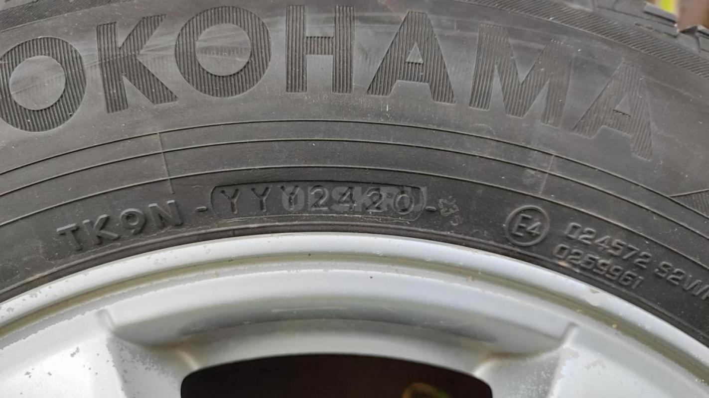 Продам комплект зимних фрикционных шин Yokohama 195х65 р15 на оригинальных дисках GM 5х105 r15 (можн - Орск