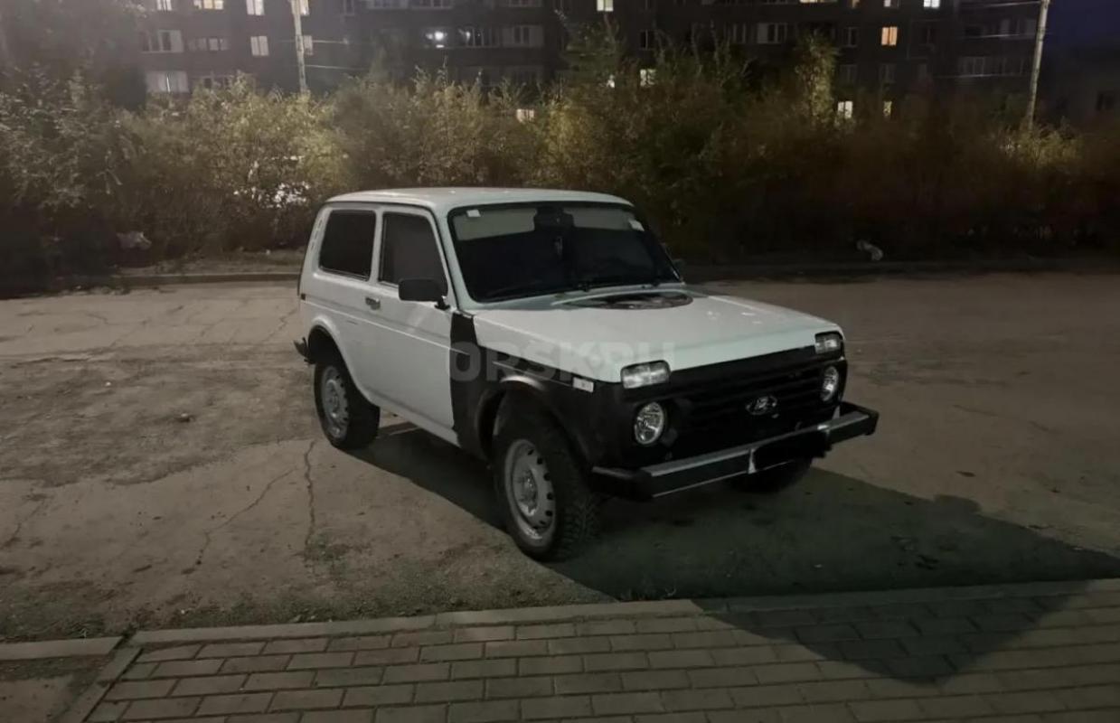 Продам ниву в хорошем состоянии 
Гур 
Сигнализация 
Музыка 
Фаркоп 
Из вложений нужно покрасить - Орск